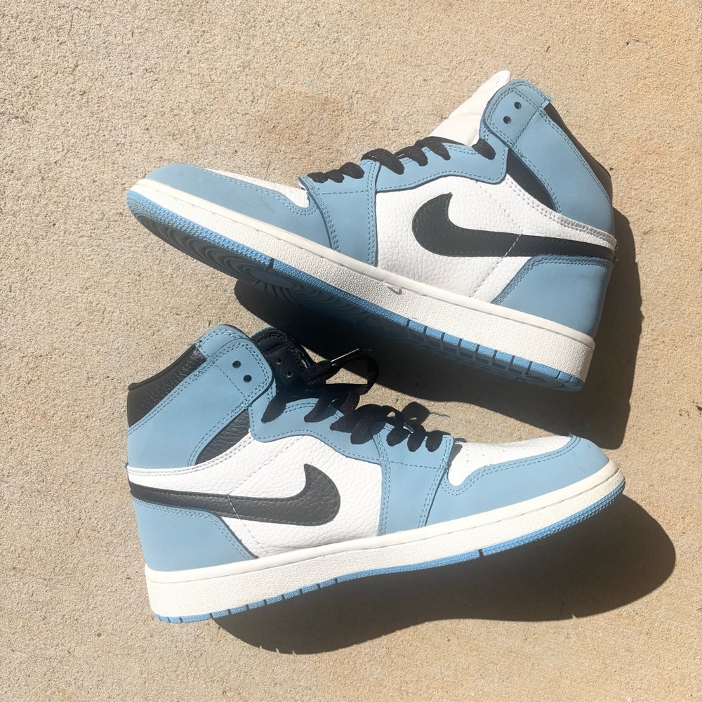 Air Jordan 1 Retro High OG 'University Blue' 9.5